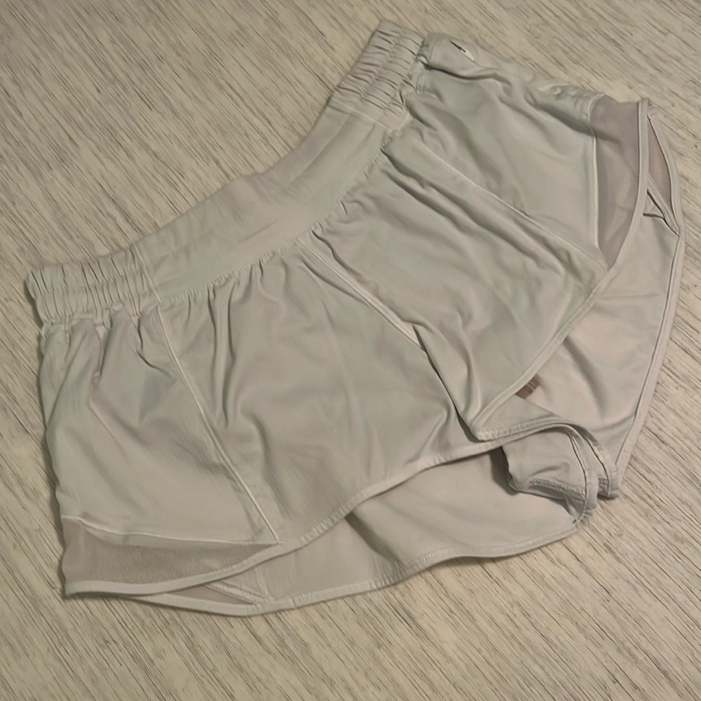 Lululemon Hotty Hot Low Rise Shorts